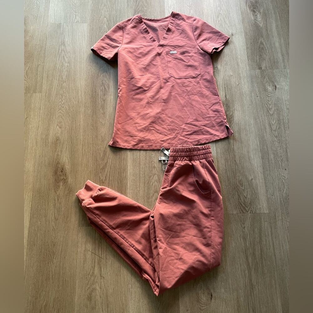 figs mauve pink high waist zamora jogger XXS TALL + Catarina Top XS scrub set